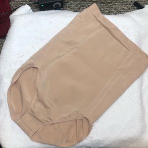 NEW Spanx Oncore Briefs Nude Medium